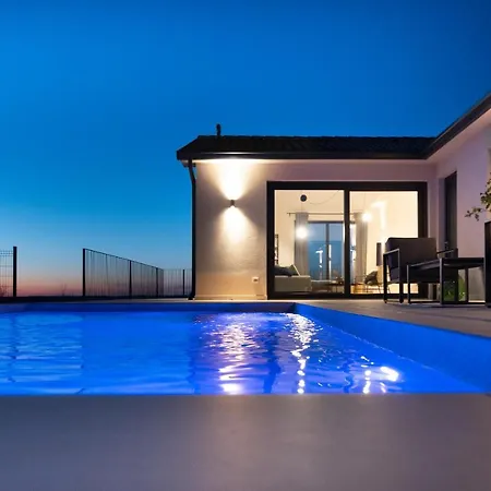 Tonka With Jacuzzi Sauna And Private Pool Villa