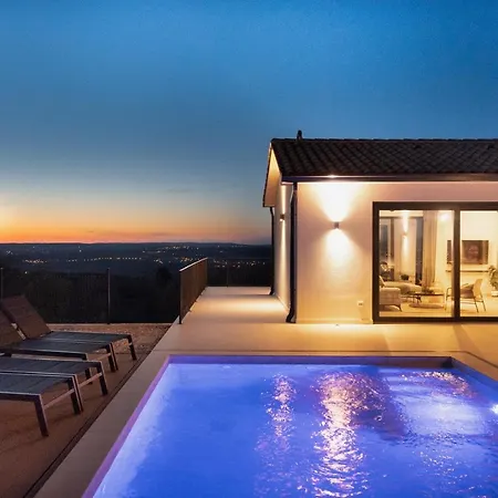 Tonka With Jacuzzi Sauna And Private Pool Vila