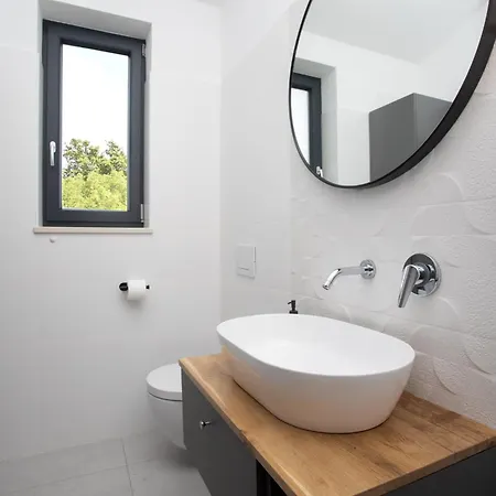 Tonka With Jacuzzi Sauna And Private Pool Vila