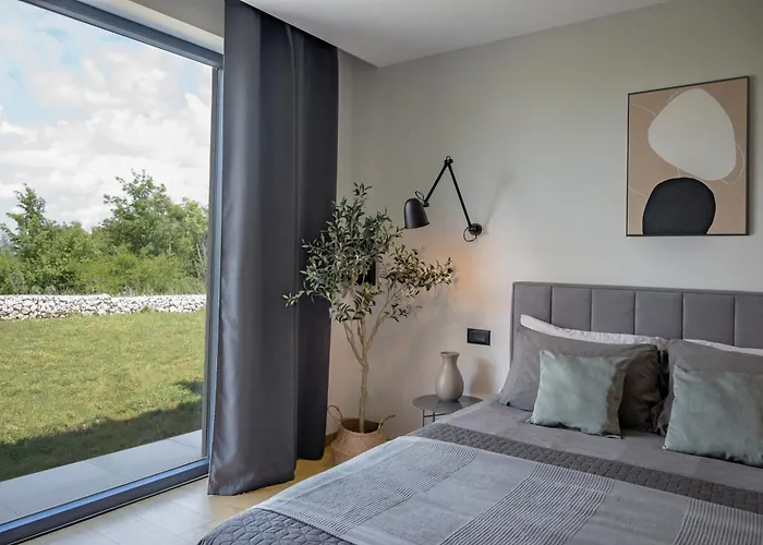 Tonka With Jacuzzi Sauna And Private Pool Vila