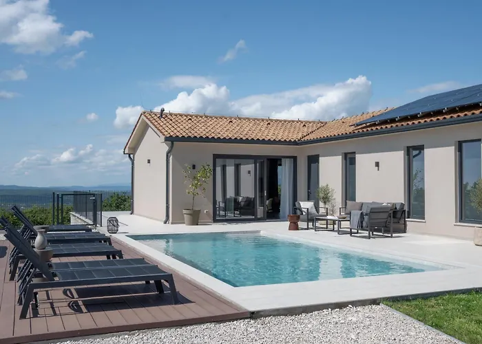 Tonka With Jacuzzi Sauna And Private Pool Vila