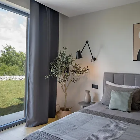 Tonka With Jacuzzi Sauna And Private Pool Willa